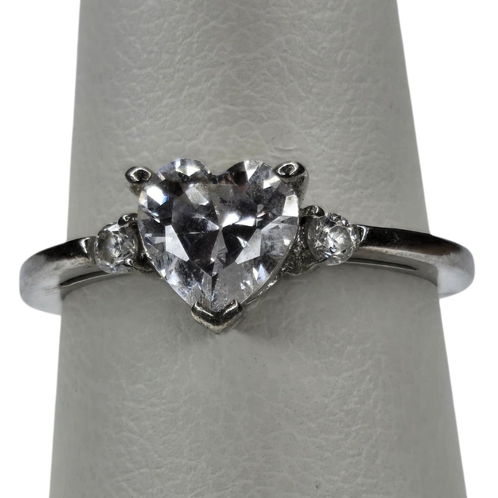 Vintage Heart Ring Sterling Silver 925 Size 4 Silver Three Stone Romantic‎
